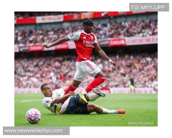 曼联在12月份英超赛场表现不佳近14场比赛输掉9场引发关注